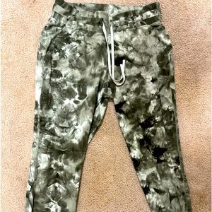 LULULEMON READY TO RULU JOGGERS SZ 8